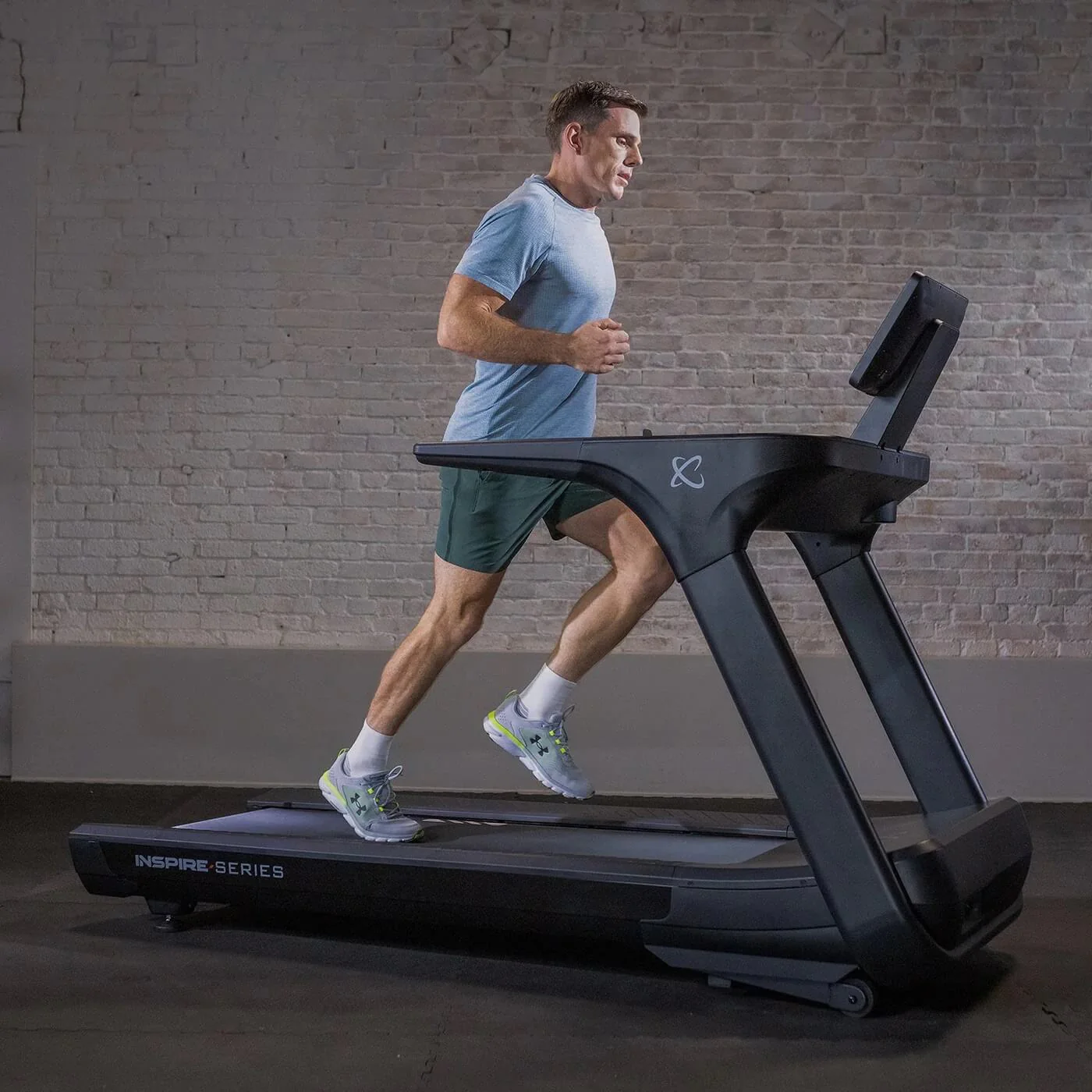 Inspire Series T7 Treadmill - Image 9