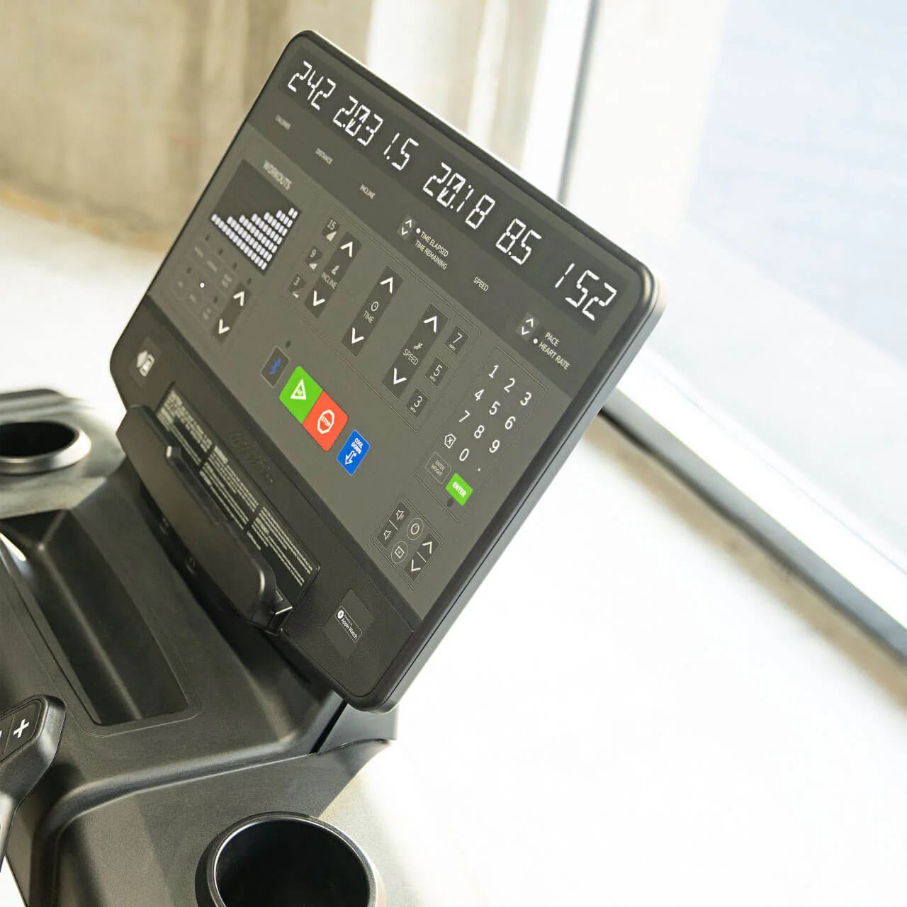 Life Fitness Club Series+ Treadmill - Image 8