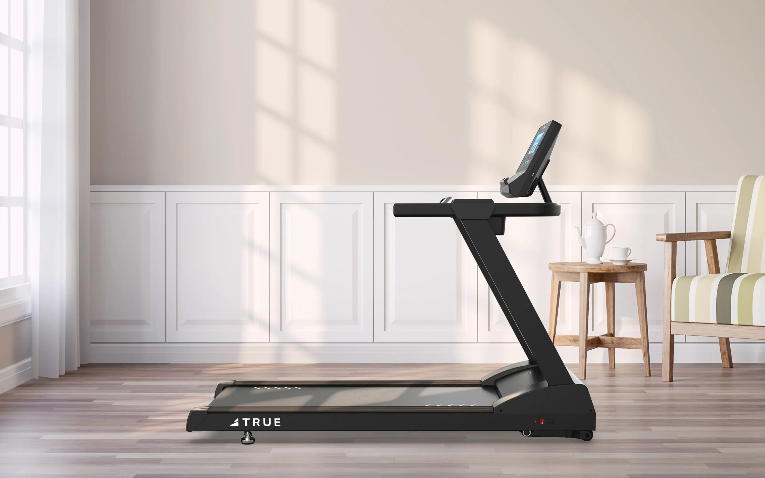 True Z500 Treadmill - Image 5